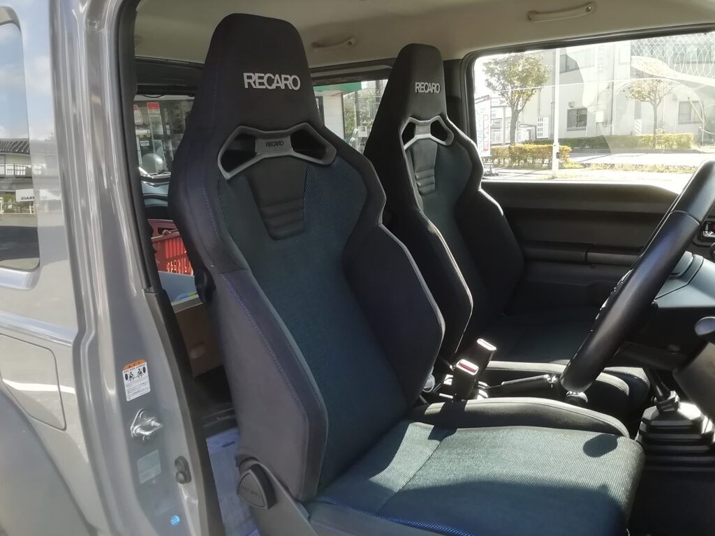 【車種】ジムニーシエラ【シート】レカロシートSR-C