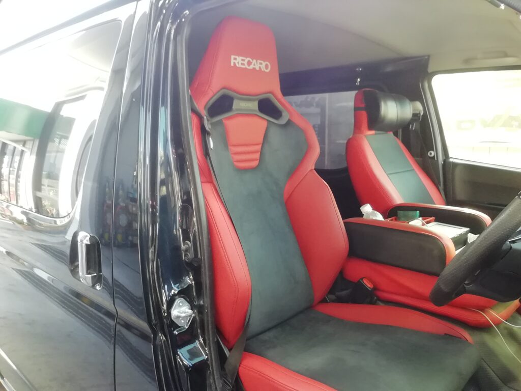 【車種】ハイエース【シート】レカロシートSR-C